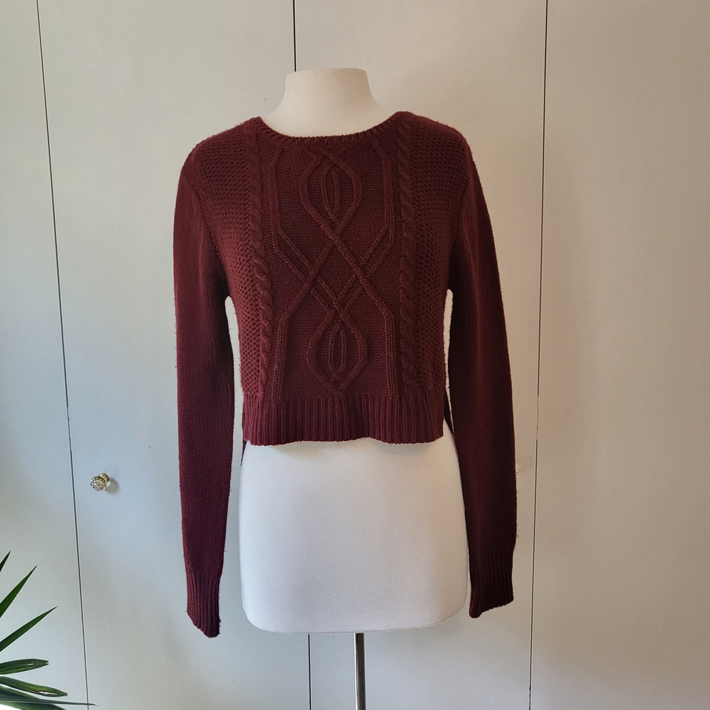 Burgundy Cropped Cable Knit Sweater M